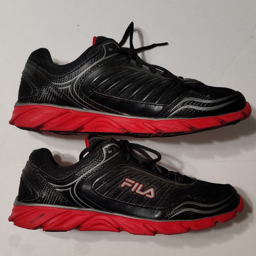 Fila Men's Memory Fresh 2 Black and Red 10 1/2 Sneakers - Picture 3 of 9